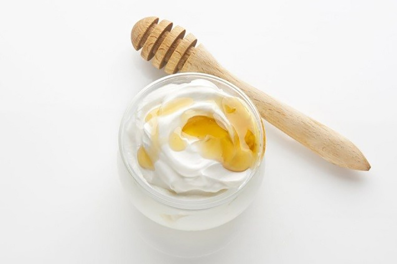 Sữa chua giúp bạn loại bỏ bụi bẩn, ngăn ngừa mụn ẩn dưới da hiệu quả