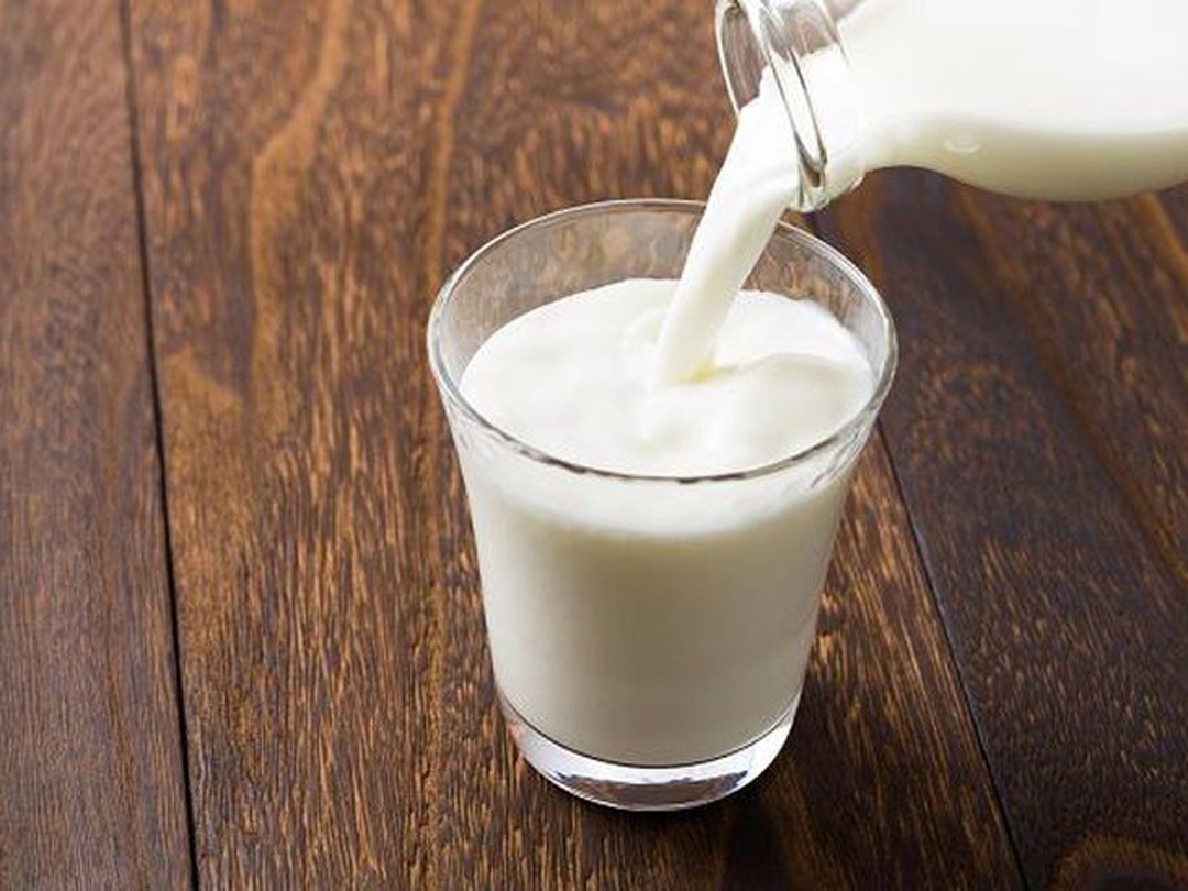 Sữa tươi giúp tẩy tế bào da chết, giúp da trắng sáng bật tone