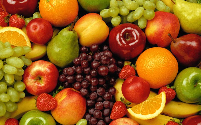 Ăn nhiều trái cây cũng hỗ trợ làm đầy sẹo lõm hiệu quả