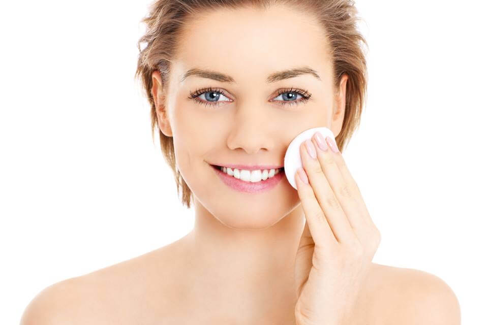                    Hãy vệ sinh da mặt đúng cách và chăm sóc da kỹ lưỡng
