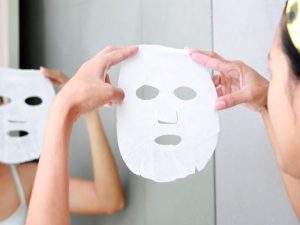 Mặt nạ giấy là loại mặt nạ phổ biến nhất hiện hiện nay