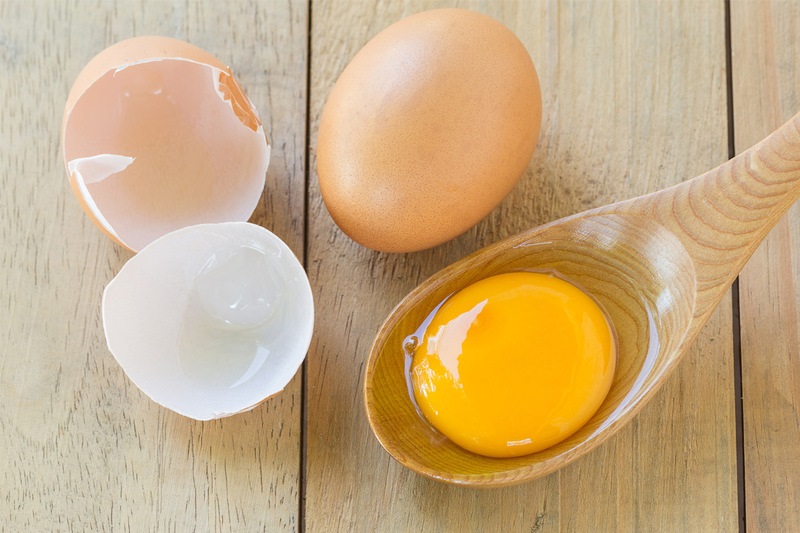 Ăn Trứng gà tốt cho da và cải thiện da khô nhanh chóng