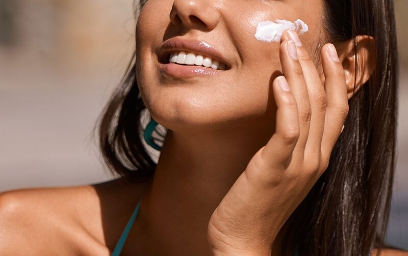 Kem chống nắng giúp bảo vệ làn da của bạn trước các tác động của môi trường