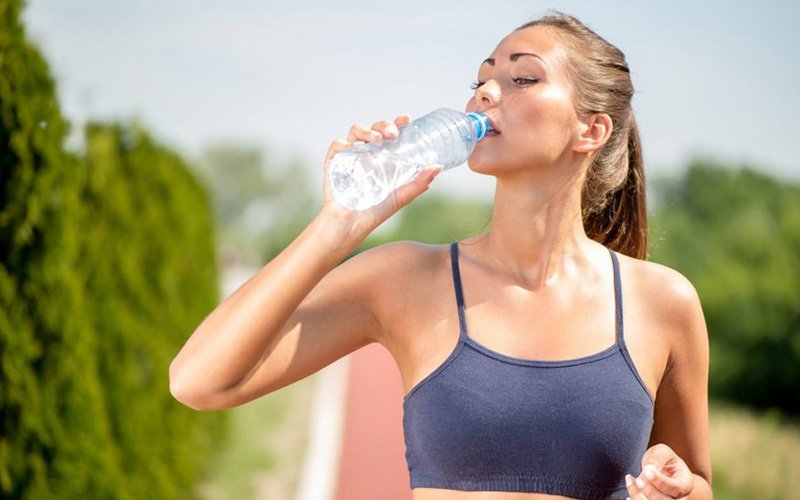 Uống nhiều nước sẽ tốt cho sức khỏe và sắc đẹp