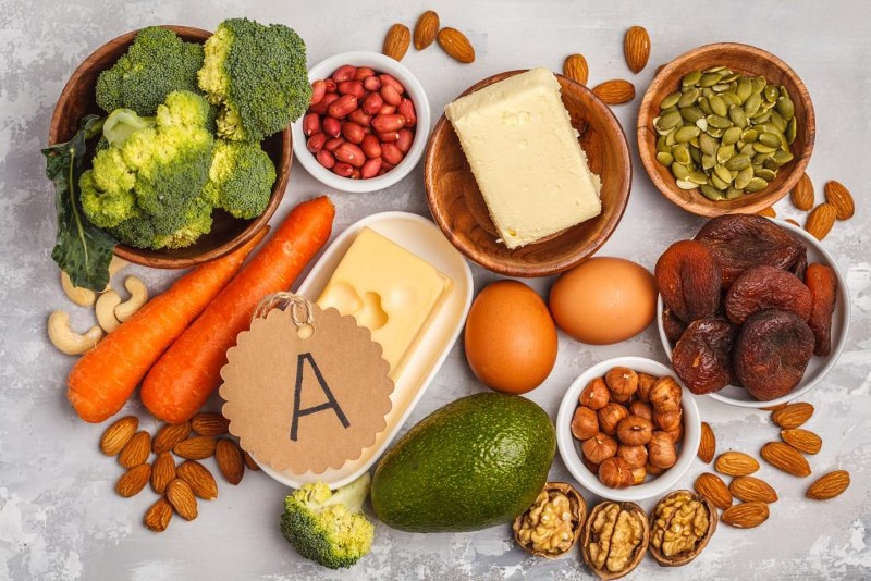 Bạn có thể bổ sung vitamin A cho cơ thể thông qua thực phẩm chức năng hoặc các loại rau củ có màu đỏ, cam