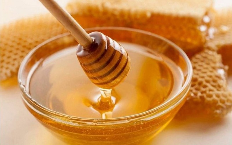                     Làm xẹp mụn hiệu quả tại nhà bằng mật ong nguyên chất