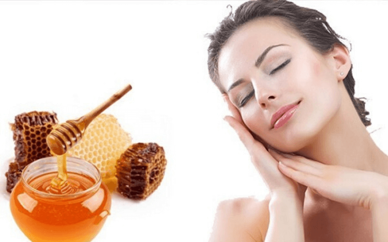 Mật ong có thể dùng như kem rửa mặt giúp dưỡng ẩm cho da khô