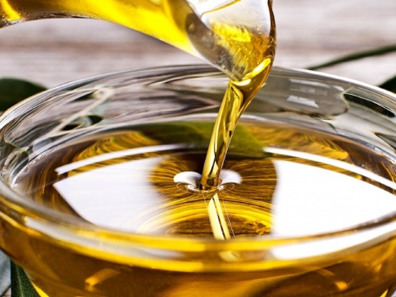 Xịt dầu ăn có sẵn tại nhà để lớp sơn gel khô nhanh