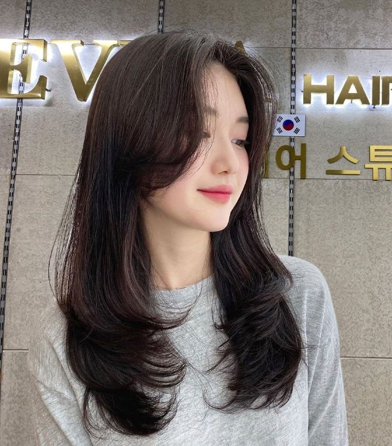           Kiểu tóc mái bay Hàn Quốc phù hợp cho nàng mặt dài