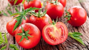 Cà chua là một trong những nguyên liệu trị mụn tuyệt vời