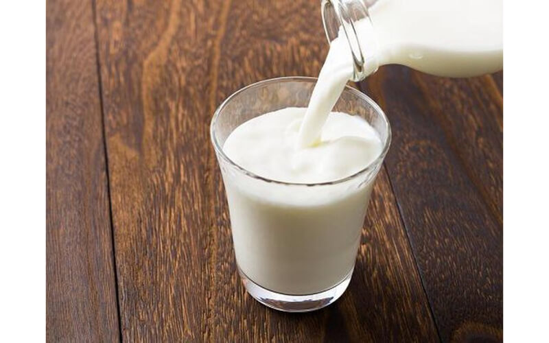 Sữa tươi không đường tốt cho môi sau khi xăm