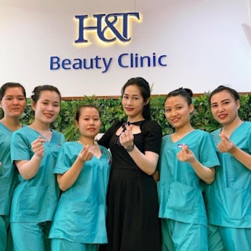 Nhân viên H&T Beauty Clinic thân thiện