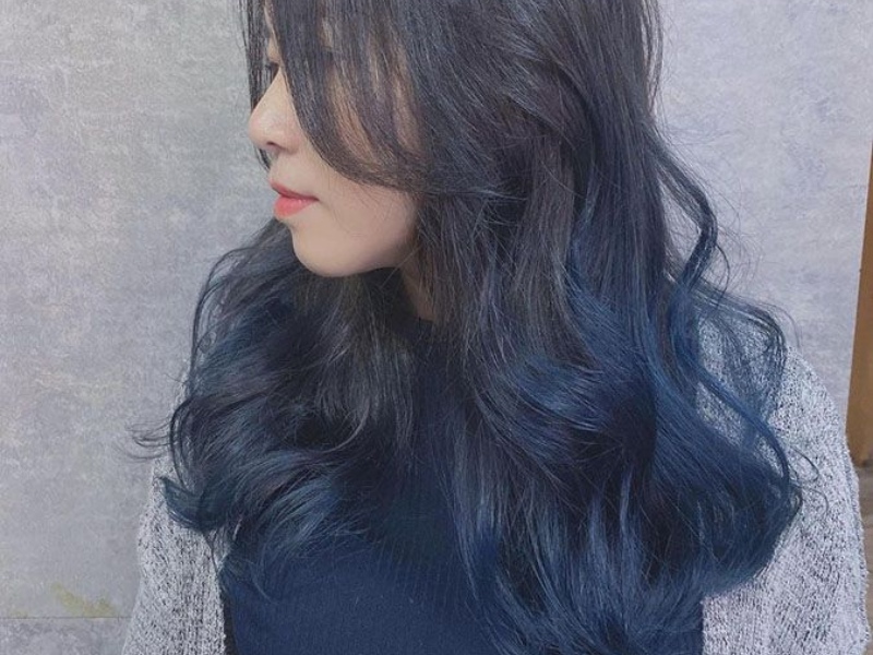 Tóc màu ombre xanh dương mang tới vẻ ngoài cool ngầu cá tính